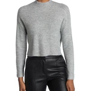 Elodie Mock Neck Ribbed Crop Sweater grey size XL.